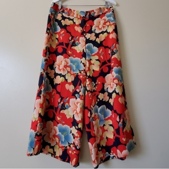 Ann Taylor LOFT Capri Wide Leg Cropped Culottes Floral Tropical Print 8 - Picture 2 of 9
